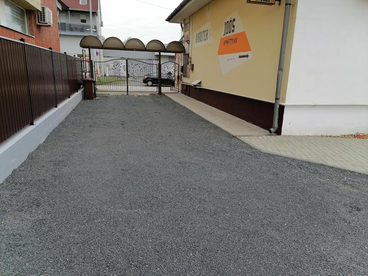 Joós Panzió Acomodação com café da manhã Sárvár Exterior foto