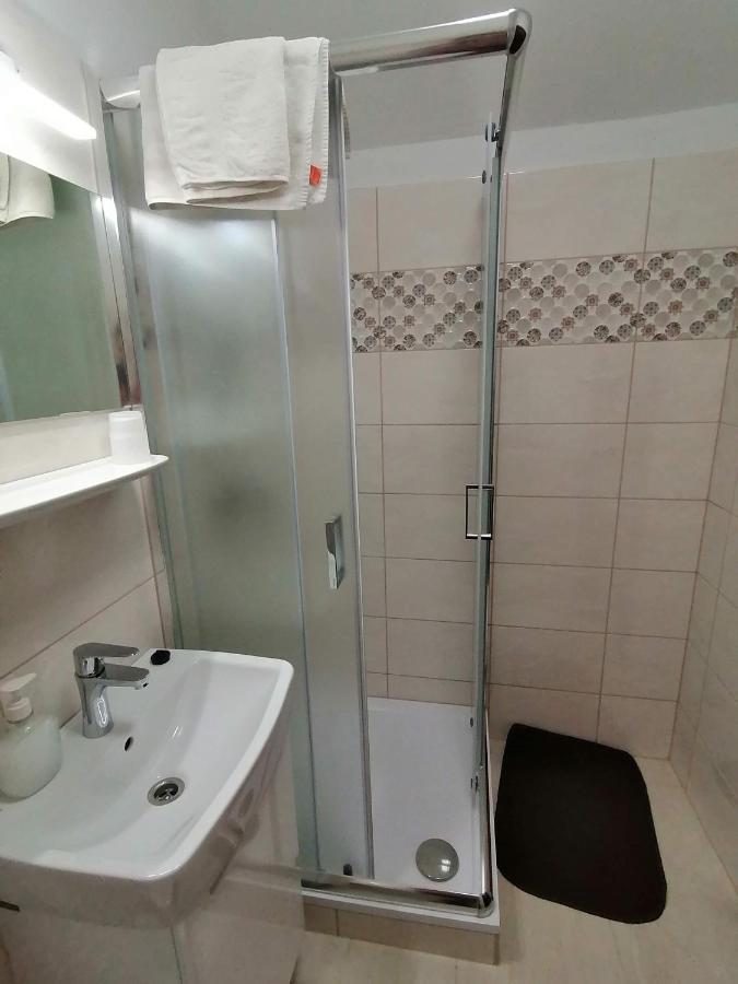 Joós Panzió Acomodação com café da manhã Sárvár Exterior foto