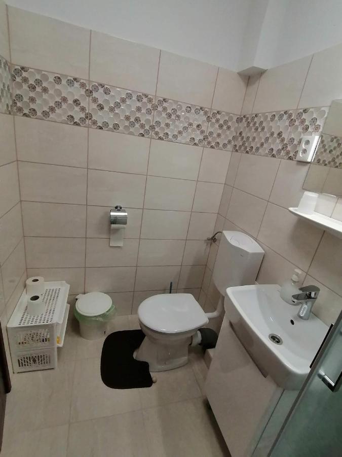 Joós Panzió Acomodação com café da manhã Sárvár Exterior foto